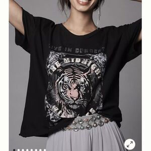 Anthropologie Pilcro Black Graphic Tee with Tiger Design